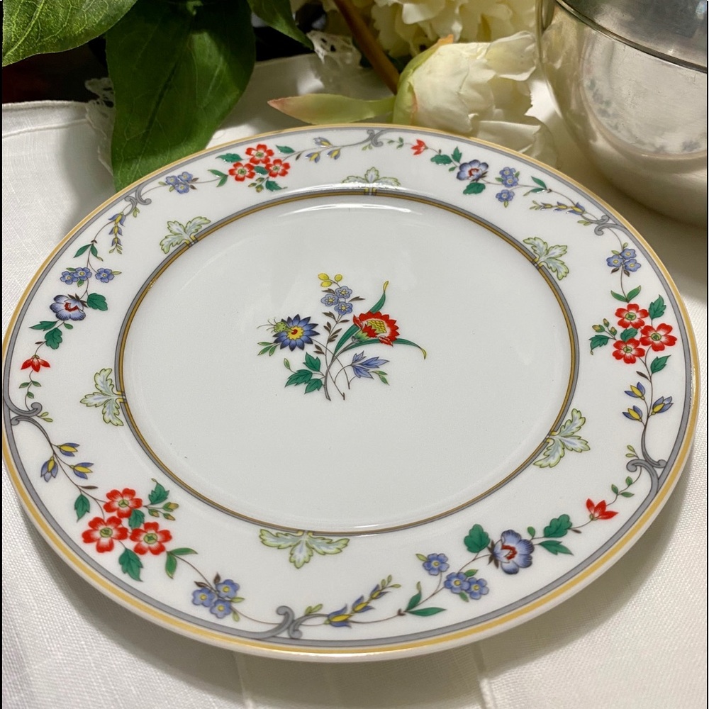 Oscar dela Renta New Symphony Dessert Plates